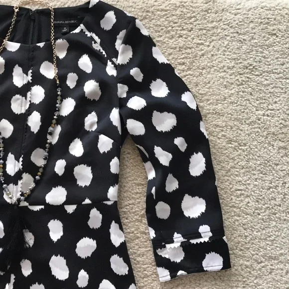 Banana Republic Spotted 3/4 Sleeve Dress - Picture 5 of 7